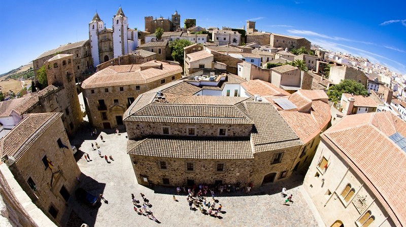 Caceres, Hiszpania - zwiedzanie miasta, zabytki i atrakcje turystyczne