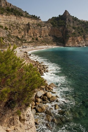 Costa Blanca - zatoka i plaża Cala del Moraig niedaleko Alicante