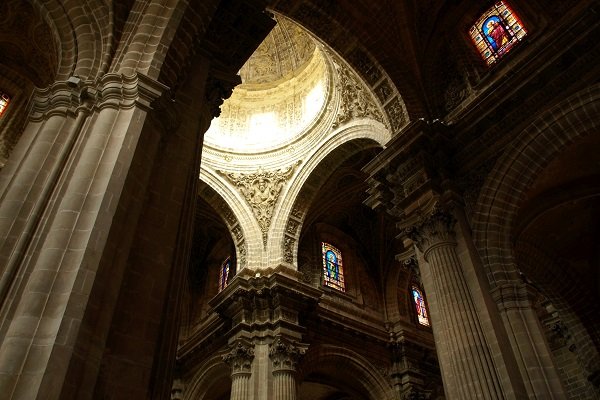 Jerez de la Frontera wnętrze katedry.jpg