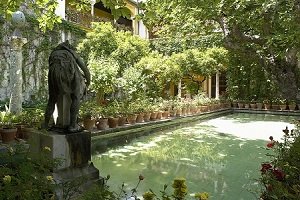 Ogród Mały w pałacu Casa de Pilatos w Sewilli