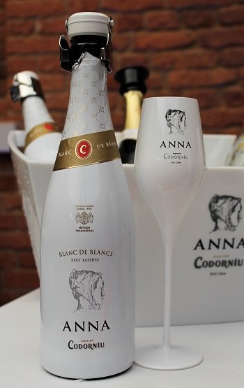 Anna de Codorníu Blanc de Blancs Brut Reserva - musujące wino hiszpańskie (D.O. Cava)