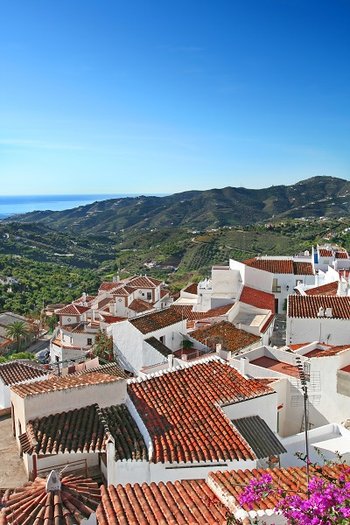 Białe miasteczko Frigiliana w Hiszpanii na Costa del Sol