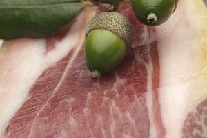 Jamón serrano - długo dojrzewająca hiszpańska szynka
