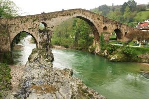 Puente Romano - Cangas de Onis w Północnej Hiszpanii (Asturia)