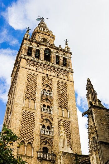 La Giralda - wieża-symbol miasta Sewilla